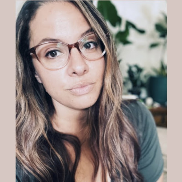 Meet your Posher, Alicia - Picture 1 of 1